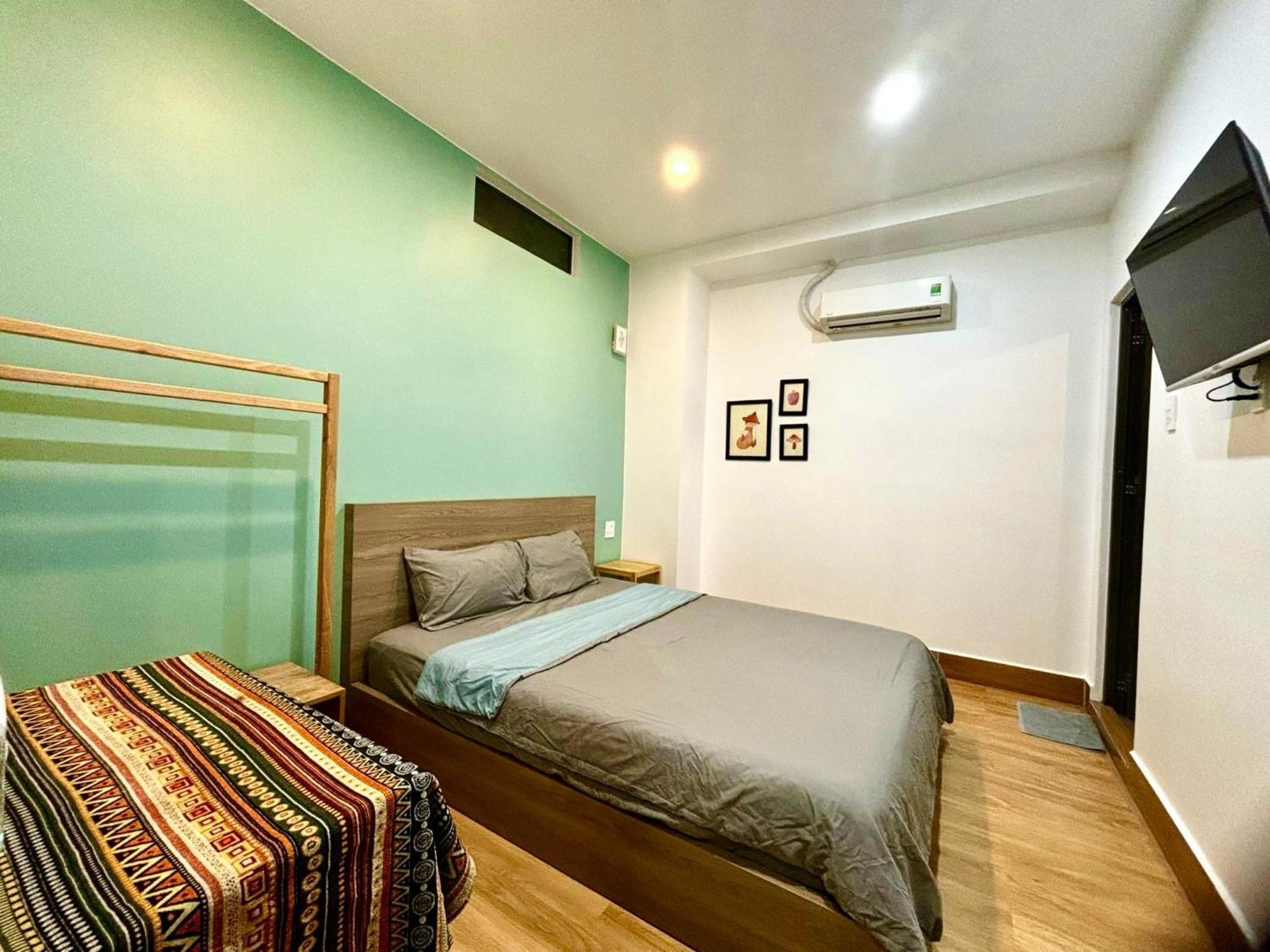Stay Hostel 2 - 350M From The Ferry Rạch Gia Exteriör bild