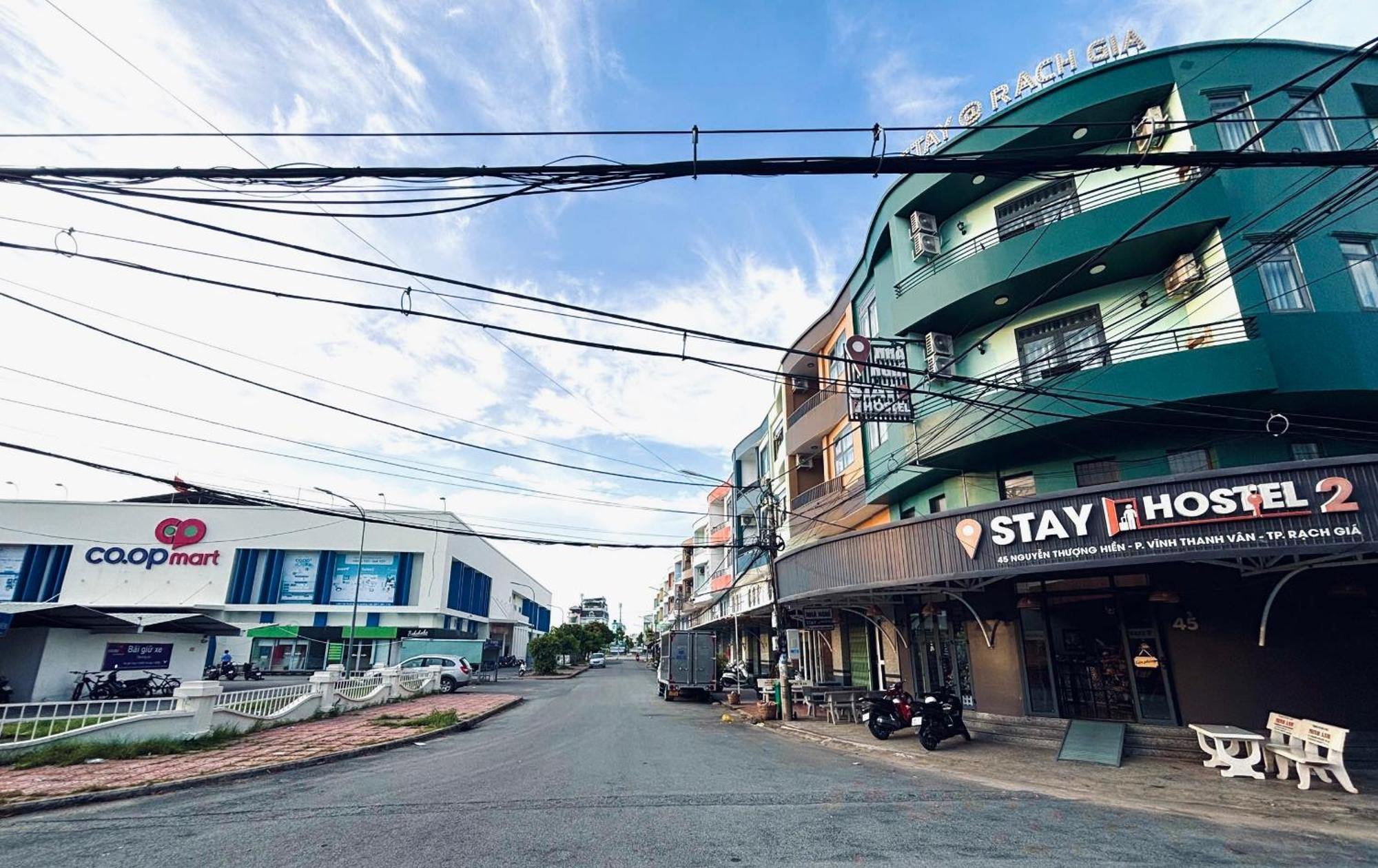 Stay Hostel 2 - 350M From The Ferry Rạch Gia Exteriör bild